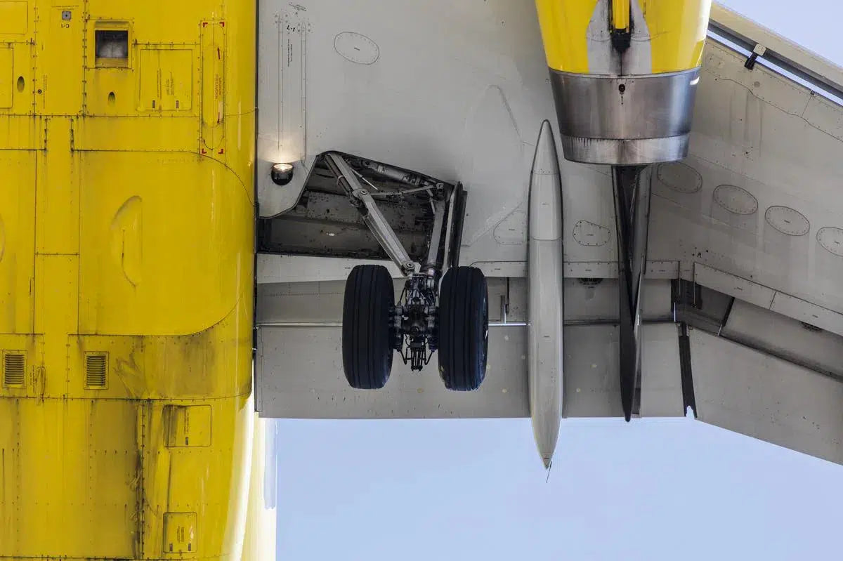 Airbus A320, by Mike Kelley-PurePhoto