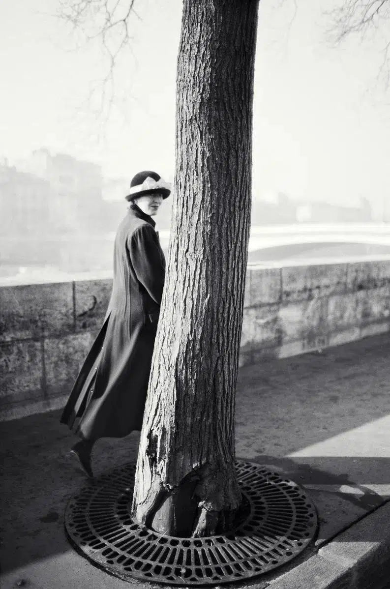 D walking in Paris, 1988, by Ivo Von Renner-PurePhoto