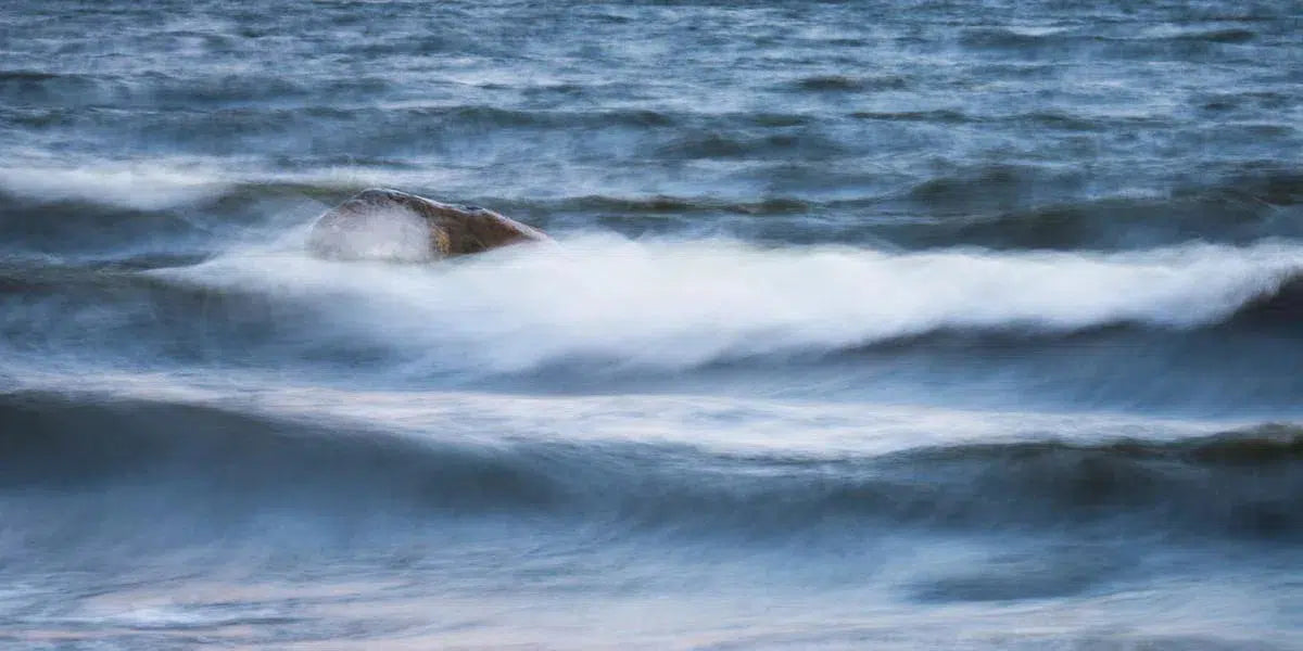 Stone and Sea Waves, by Ari Salmela-PurePhoto