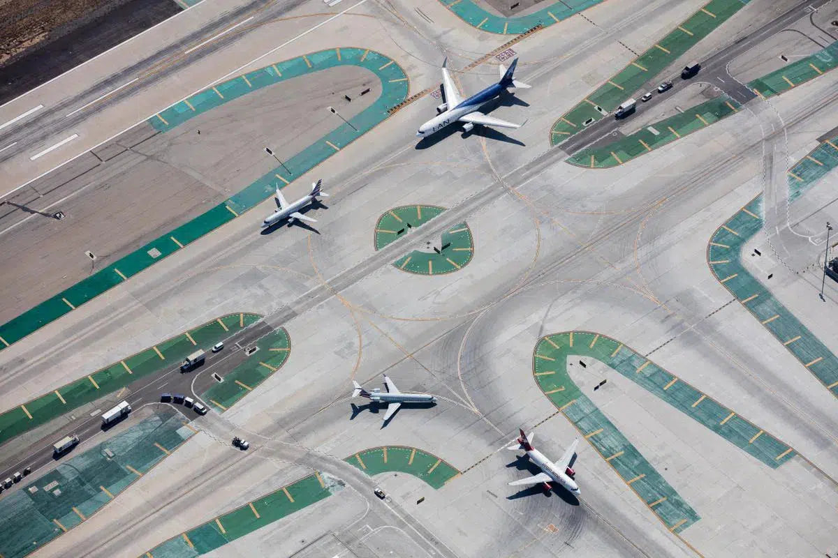Taxiways Charlie and Bravo, LAX, by Mike Kelley-PurePhoto