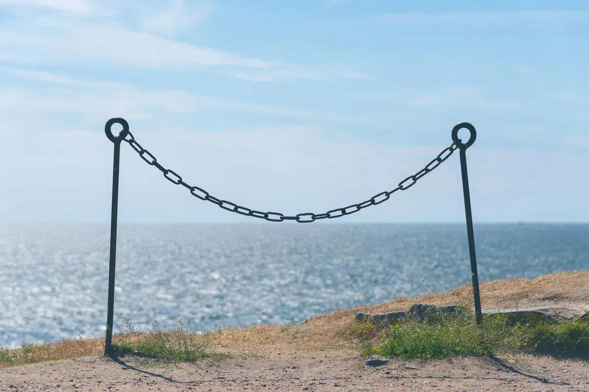 The Chain, by Ari Salmela-PurePhoto